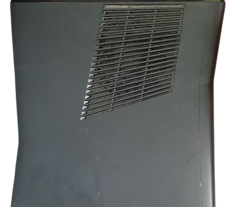Xbox 360 S 250 GB + 2 pady + 39 gier + komplet okablowania.