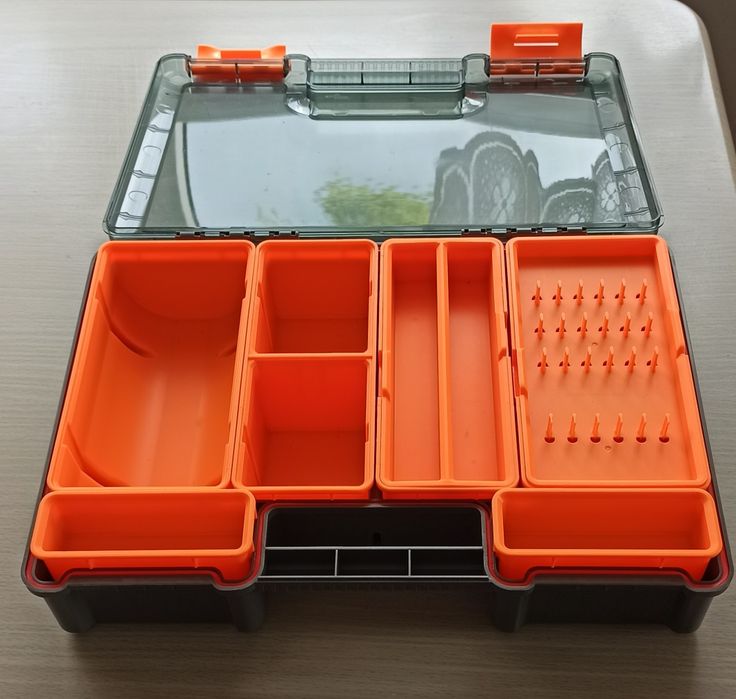PUDEŁKO wędkarskie multi feeder JAXON