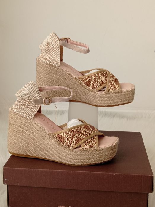 Buty na koturnie Macarena
