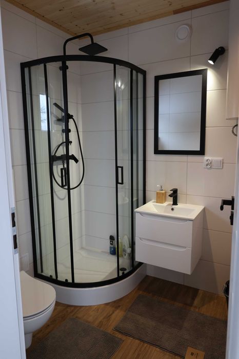 Drewniany domek w górach z tarasem na wynajem. PROMOCJA FERIE