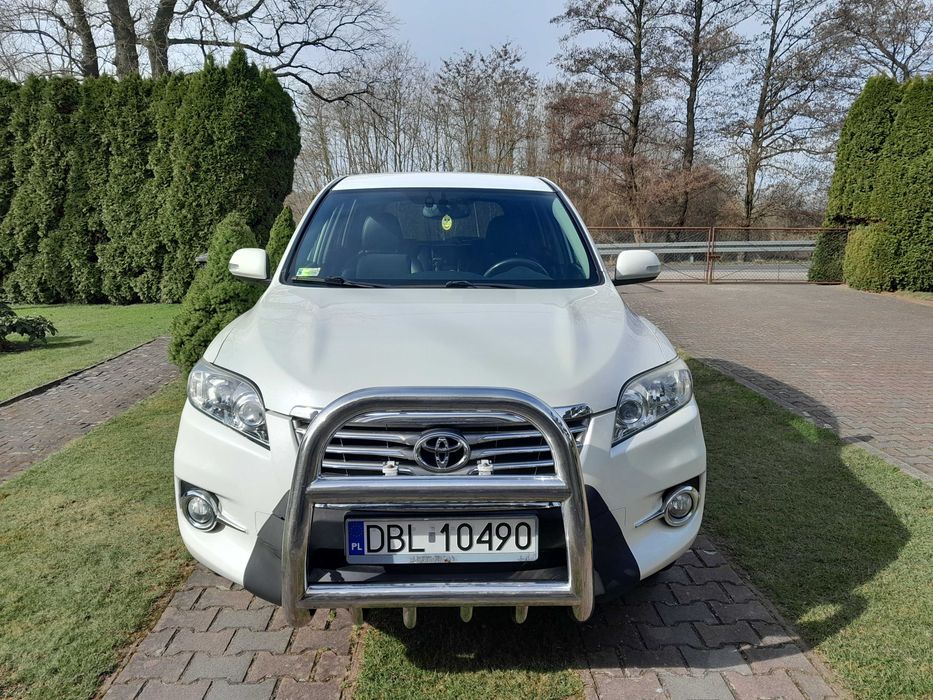toyota RAV4 2010r silnik 2,0 benzyna pierwsza rejestracja 2011r 4x4