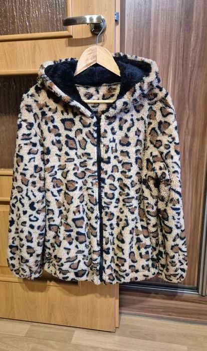 Nowa kurtka/bluza z kapturem, bardzo stylowa, rozm. M