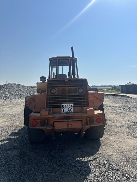 Фронтальний навантажувач hanomag b8c