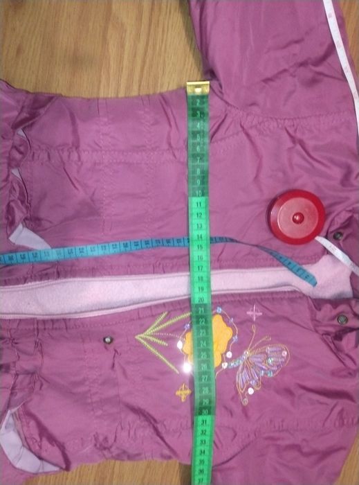 Куртка на дівчинку