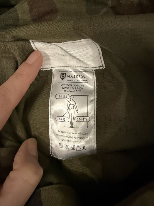 Mundur polowy 124P/MON w rozmiarze M/R.
