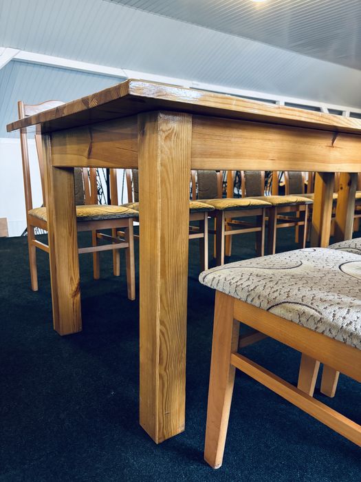 Stol sosnowy i krzesła