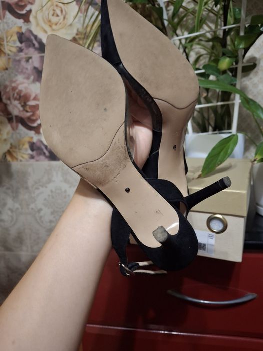 Продам туфлі з відкритою п'яткою 37 розмір