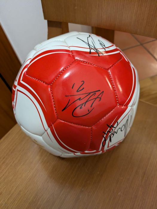 Bola benfica autografada