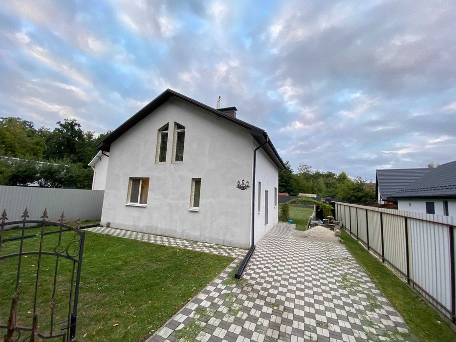 Будинок у Ворзелі 140 м², 8 соток, баня та укриття