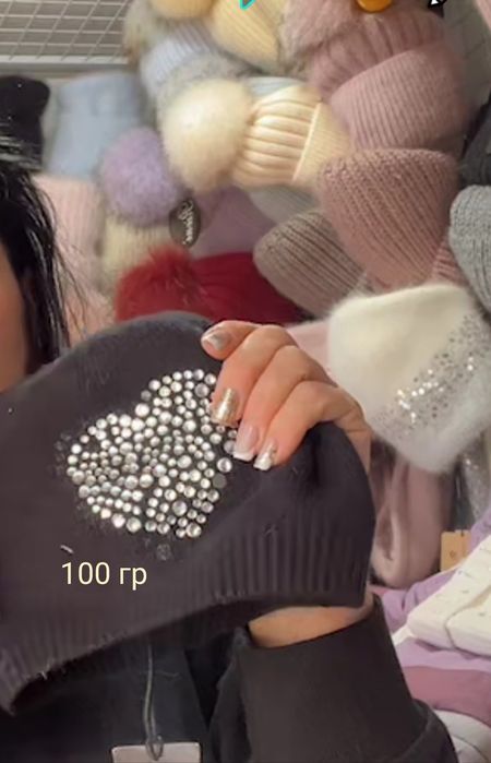 Продам новые шапки