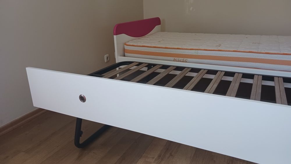 Cama dupla de gaveta