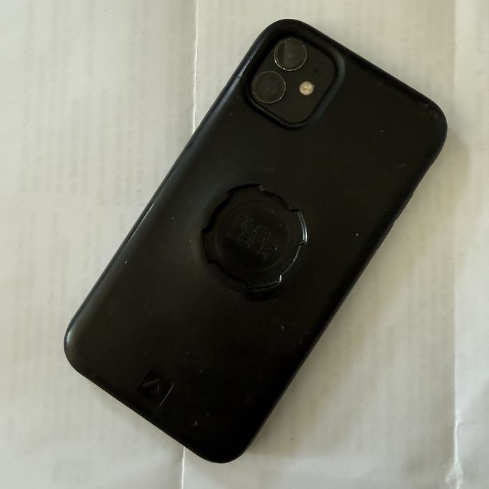 Iphone 11 128gb preto + capa quadlock