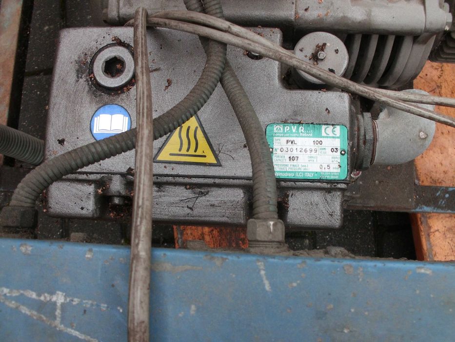 Pompa próżniowa na stelażu