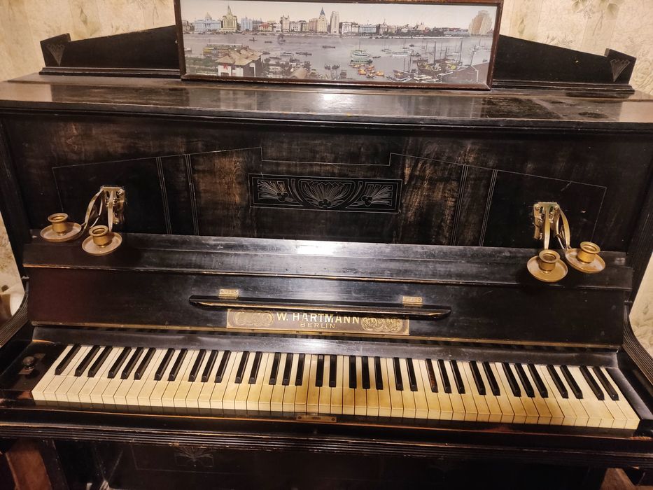 Пианино антиквариат