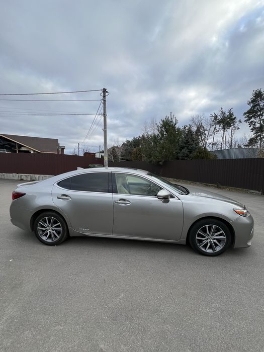 Аренда lexus es 300h 2017гибрид
