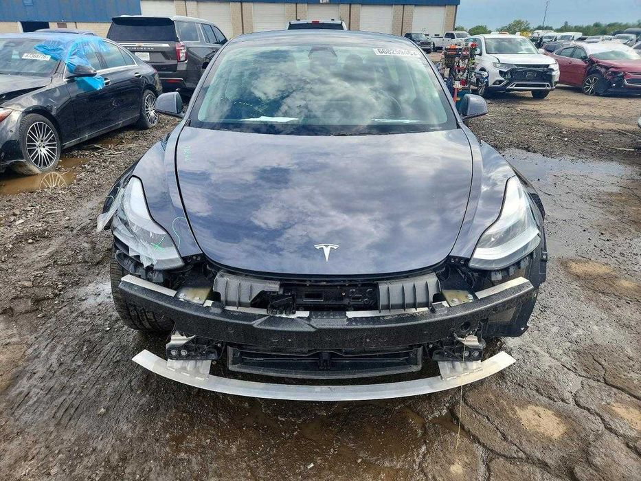 Tesla Model 3 2021;
