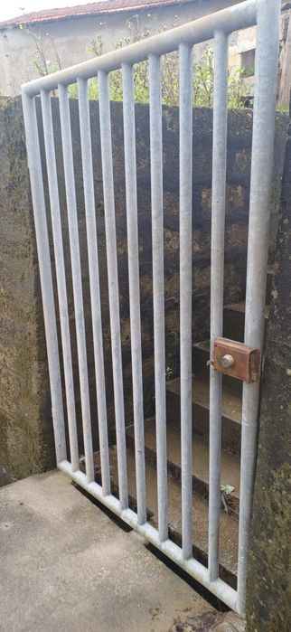 Portão tubo Metálico