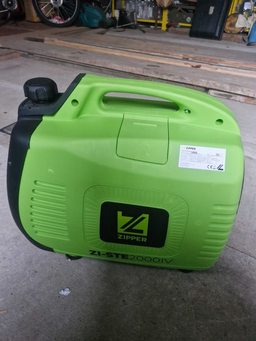 Інверторний бензиновий генератор Zipper ZI-STE2000IV
