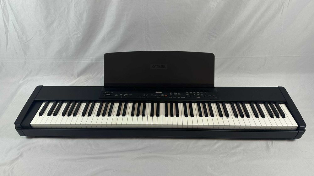 Yamaha P-80 – Cyfrowe Piano 88 Klawiszy z Pokrowcem