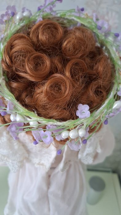 Фарфоровая кукла