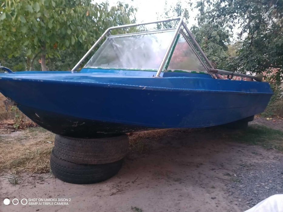 Човен моторний Крим