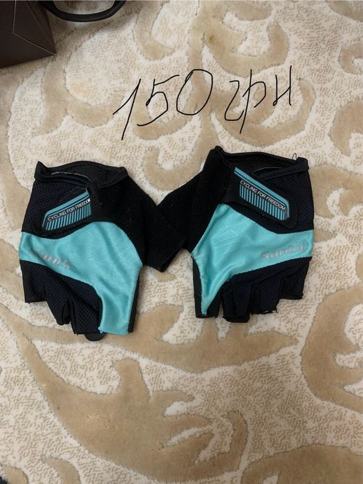 Фляга, велоперчатки, фляготримач, чохол для веловзуття