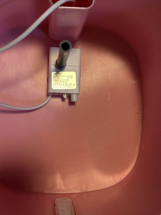 Sprzedam fontanne dla kotow