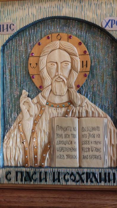 Ікони різьблення з дерева.