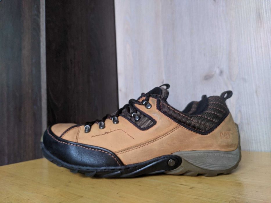Caterpillar - шкіряні кросівки