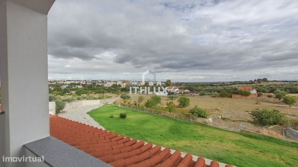 Quinta com moradia independente , T4 com 535 m2 de construção - Lote t