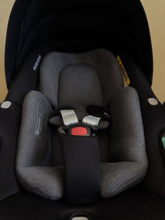 Продам дитяче автокрісло Maxi-Cosi Pebble 360