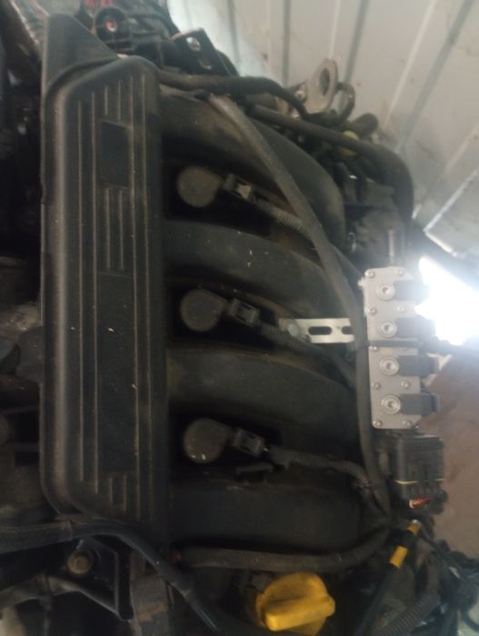 Dacia duster 1 lift silnik kompletny z gazem i skrzynia