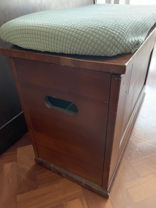 Banco de piano com arrumação usado