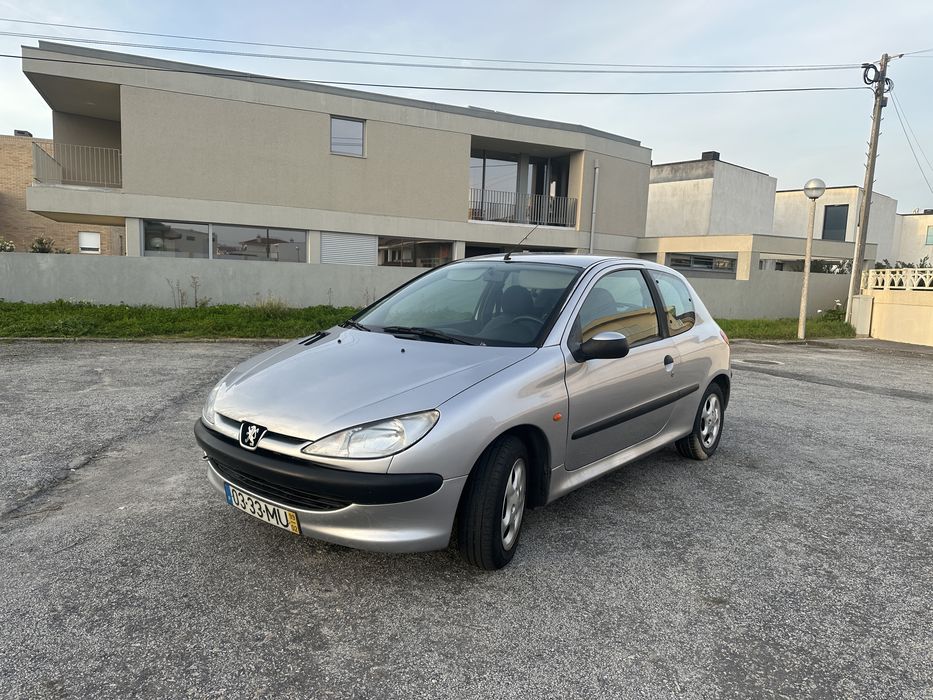 Peugeot 206 1.1 (otímo estado)
