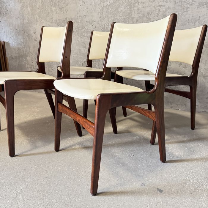 Komplet duński stół palisander i 4 krzesła, proj. Erik Buch, lata 50.