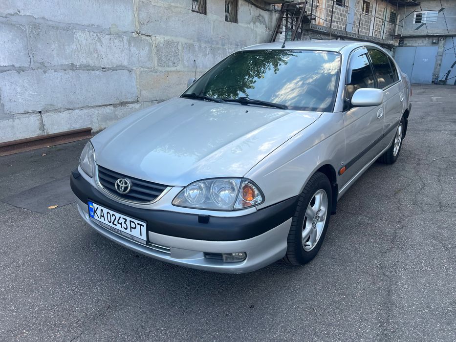 Toyota avensis 2002 г автомат