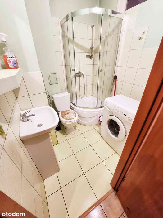 centrum,2 pokoje,1 piętro,balkon,
