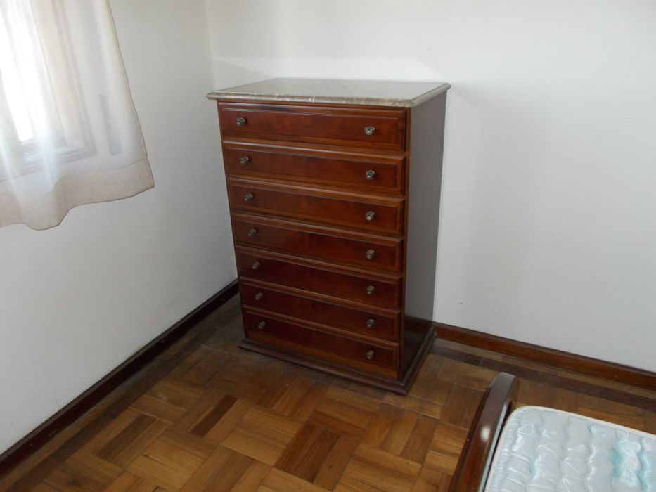 Quarto completo de solteiro, usado, como novo.