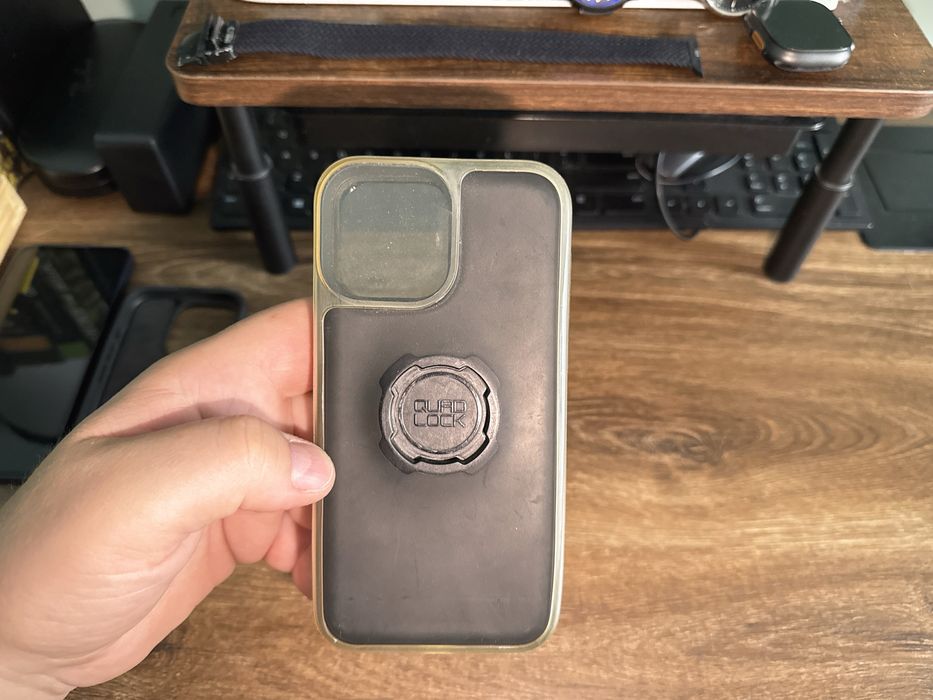 I PHONE 13 PRO MAX  quad lock case /  dust case