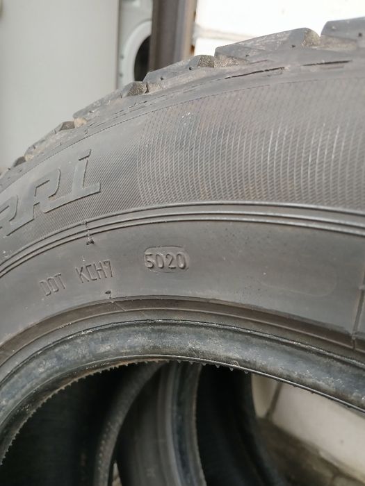 Шини 215.60.16 продам