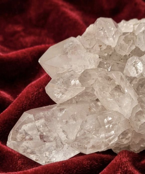 Cluster de Quartzo Cristal Natural (500g) – Peça de Coleção / Decoração