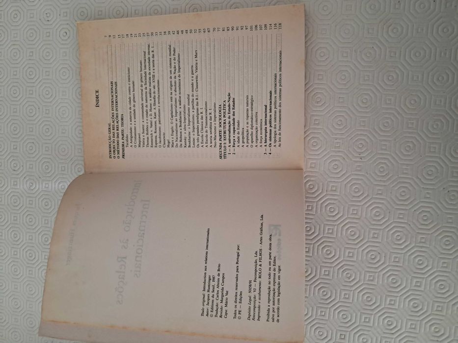 Livro "Introdução às Relações Internacionais"