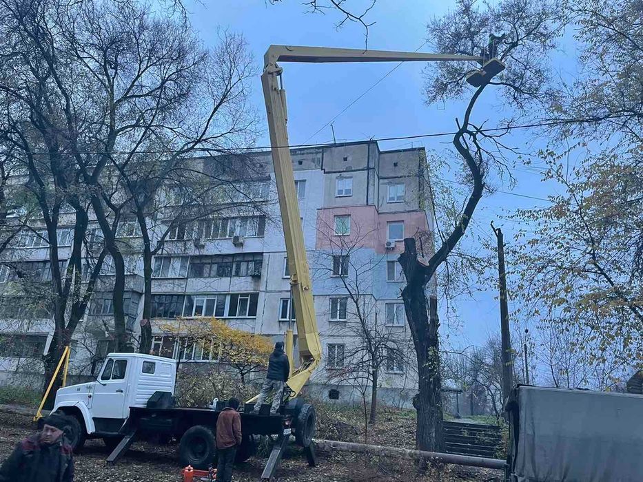Аренда автовышки маніпулятор / Автовишка/ Автовышка Кривой Рог