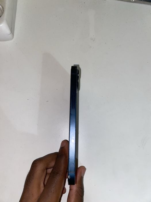 Iphone 13 azul marinho