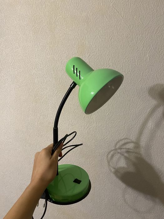 Лампа настільна зелена