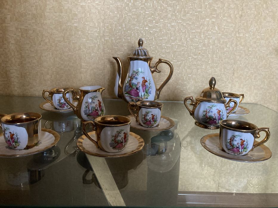 Старовинний сервіз