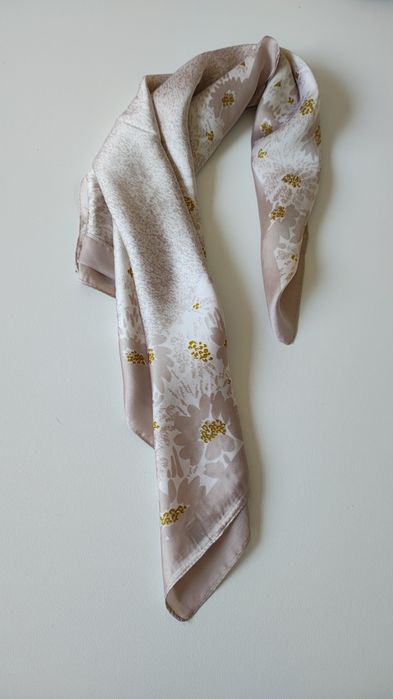 Delikatna apaszka damska