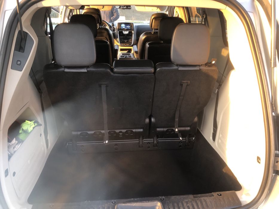 Chrysler town country