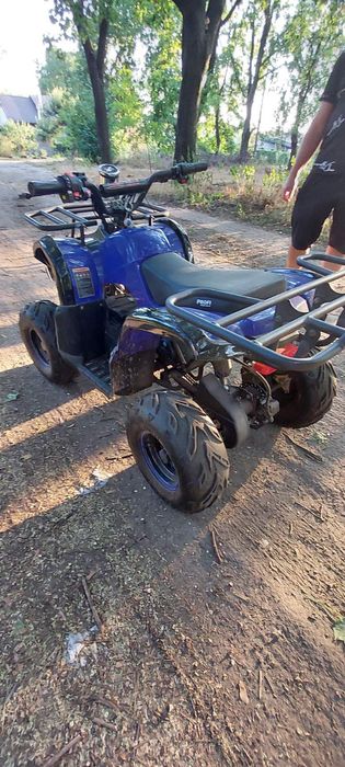 Продам детский электрический квадроцикл до 100 кг,состояние нового