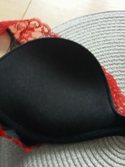 Biustonosz push up,balkonetka,z koronką Intimissimi Giorgia 75C